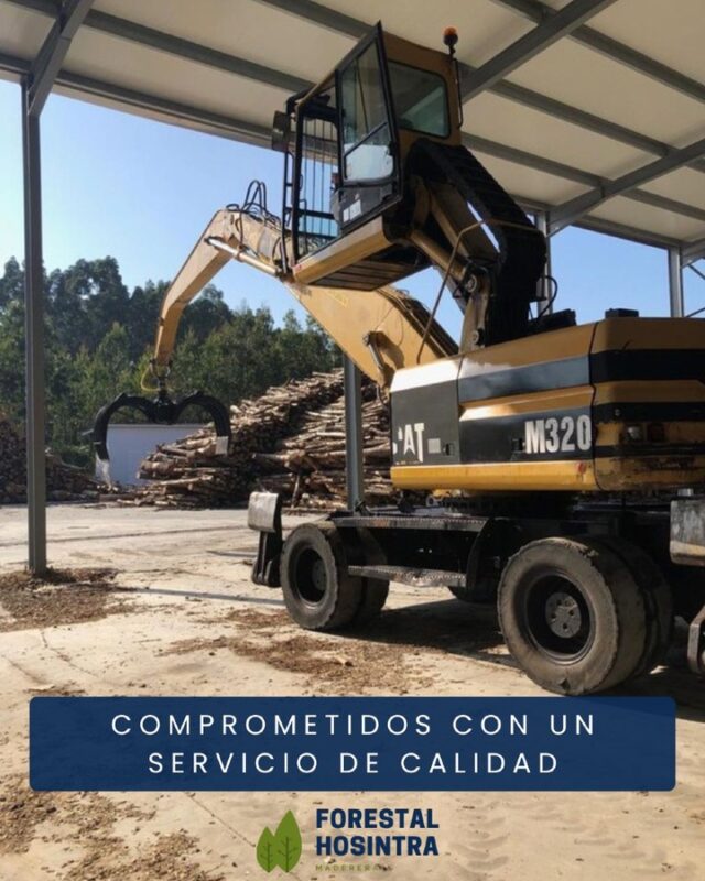 🚜💚 Cada máquina tiene su función, y nuestra CAT 320 con cabina elevable es una pieza clave en nuestro trabajo diario.

Gracias a su cabina elevable, conseguimos una mayor visibilidad durante las maniobras, lo que nos permite realizar la carga y descarga de camiones de forma más cómoda, precisa y segura. 🚛📦

Contar con maquinaria preparada para cada tarea marca la diferencia y nos ayuda a trabajar con la eficiencia y la calidad que buscamos en cada servicio. 💪🌲

#ForestalHosintra #CAT320 #CabinaElevable #MaquinariaForestal #CargaYDescarga #TrabajoDiario #MaquinariaPesada #SectorForestal 🚜🌿